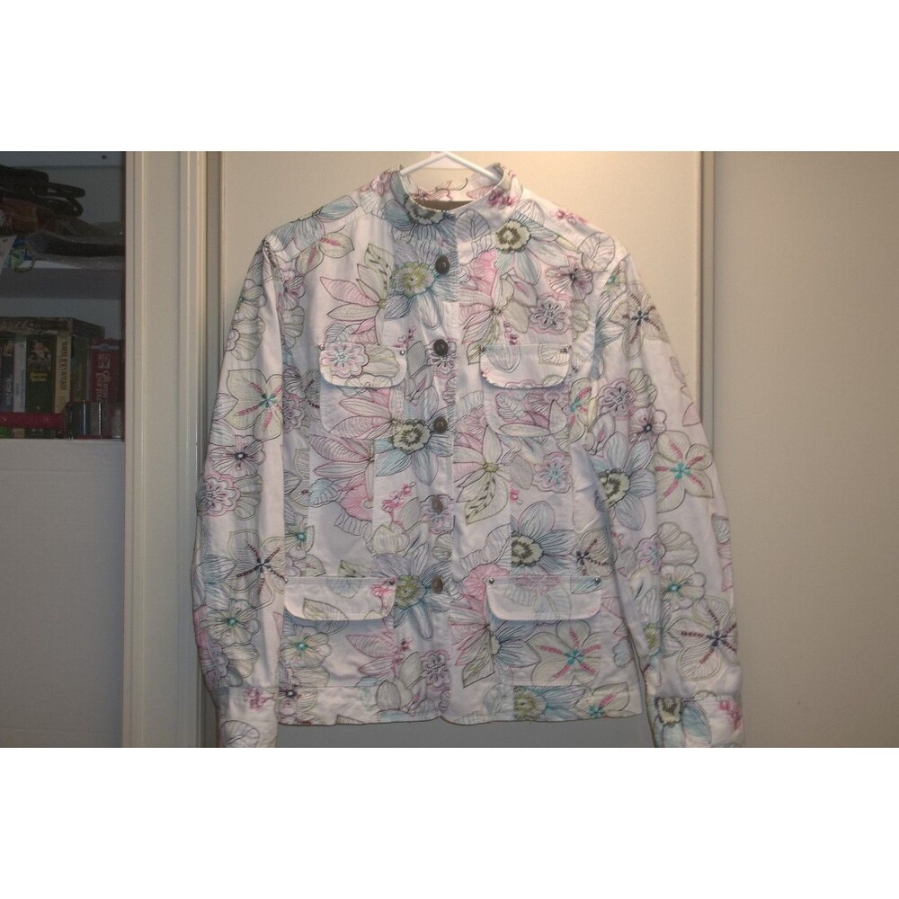Chico's 1-Small White Embroidered Floral Front Snaps 100% Cotton Jacket.